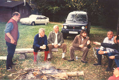Feuer f&uuml;r den Koch, J&uuml;rgen inhaliert den Rauch so....