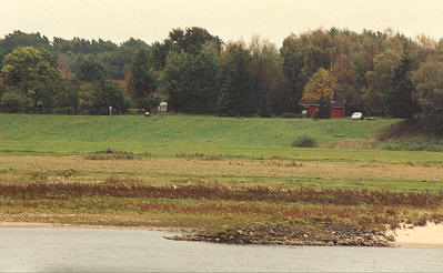 Dort dr&uuml;ben war es.....