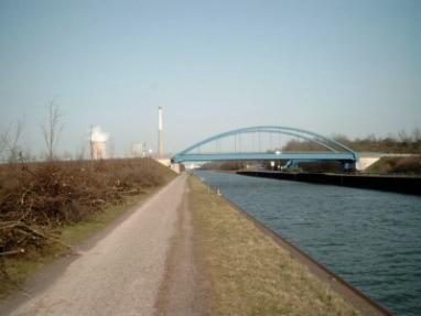 Landwehrbr&uuml;cke, hier m&uuml;ssen wir r&uuml;ber !