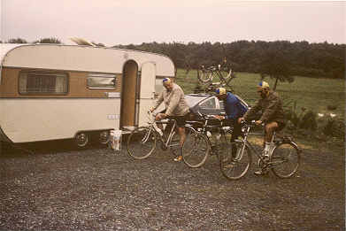 Weiterfahrt vom Grenz&uuml;bergang Givet. Zum vergr&ouml;&szlig;ern bitte anklicken !