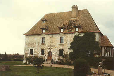 Das Gutshaus in Surville. Zum vergr&ouml;&szlig;ern bitte anklicken !
