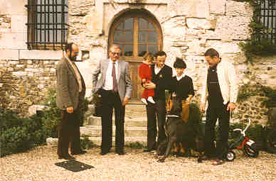 Erinnerungsbild mit den Gastgebern in Surville. Zum vergr&ouml;&szlig;ern bitte anklicken !