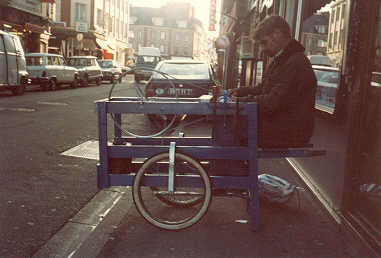 Der Scherenschleifer....Zum vergr&ouml;&szlig;ern bitte anklicken !