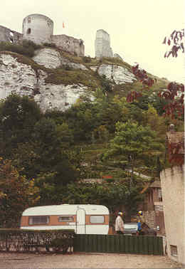 Unser Treffpunkt in les Andelys. Zum vergr&ouml;&szlig;ern bitte anklicken !